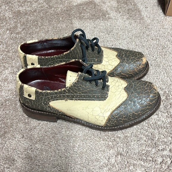 John Fluevog shoes - Picture 2 of 6